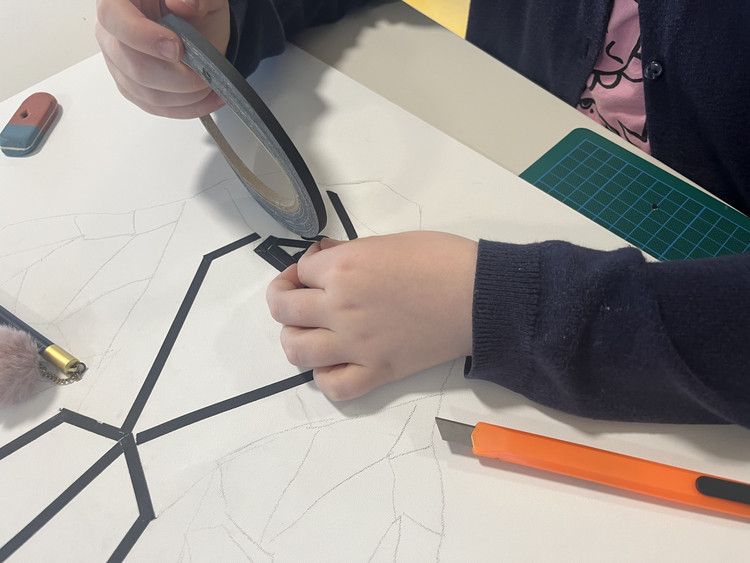 Kunst/Werken-AG Klasse 2-4 tape art